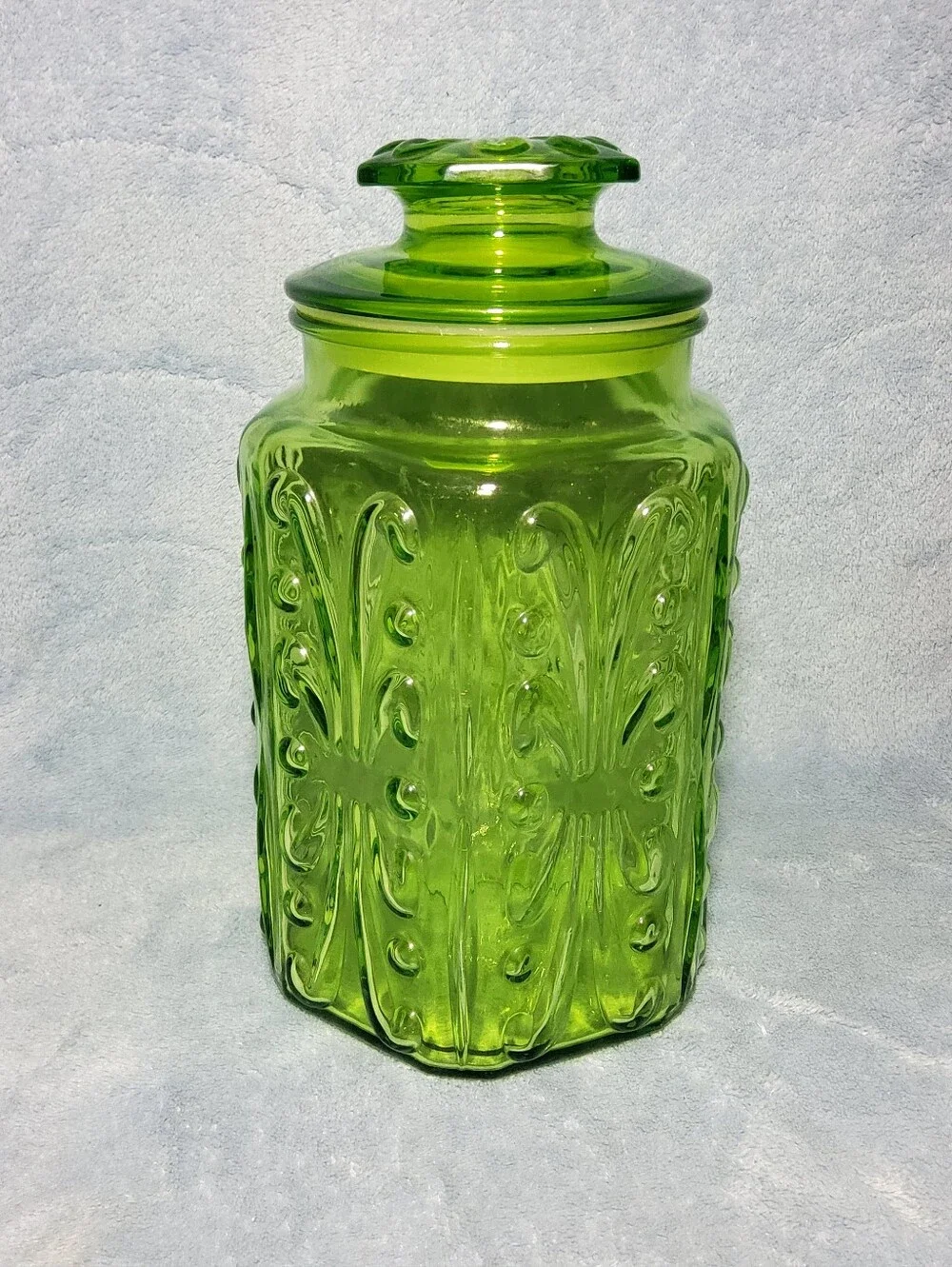 Vintage LE Smith Atterbury Scroll Green Glass Large Apothecary Jar Canister Lid